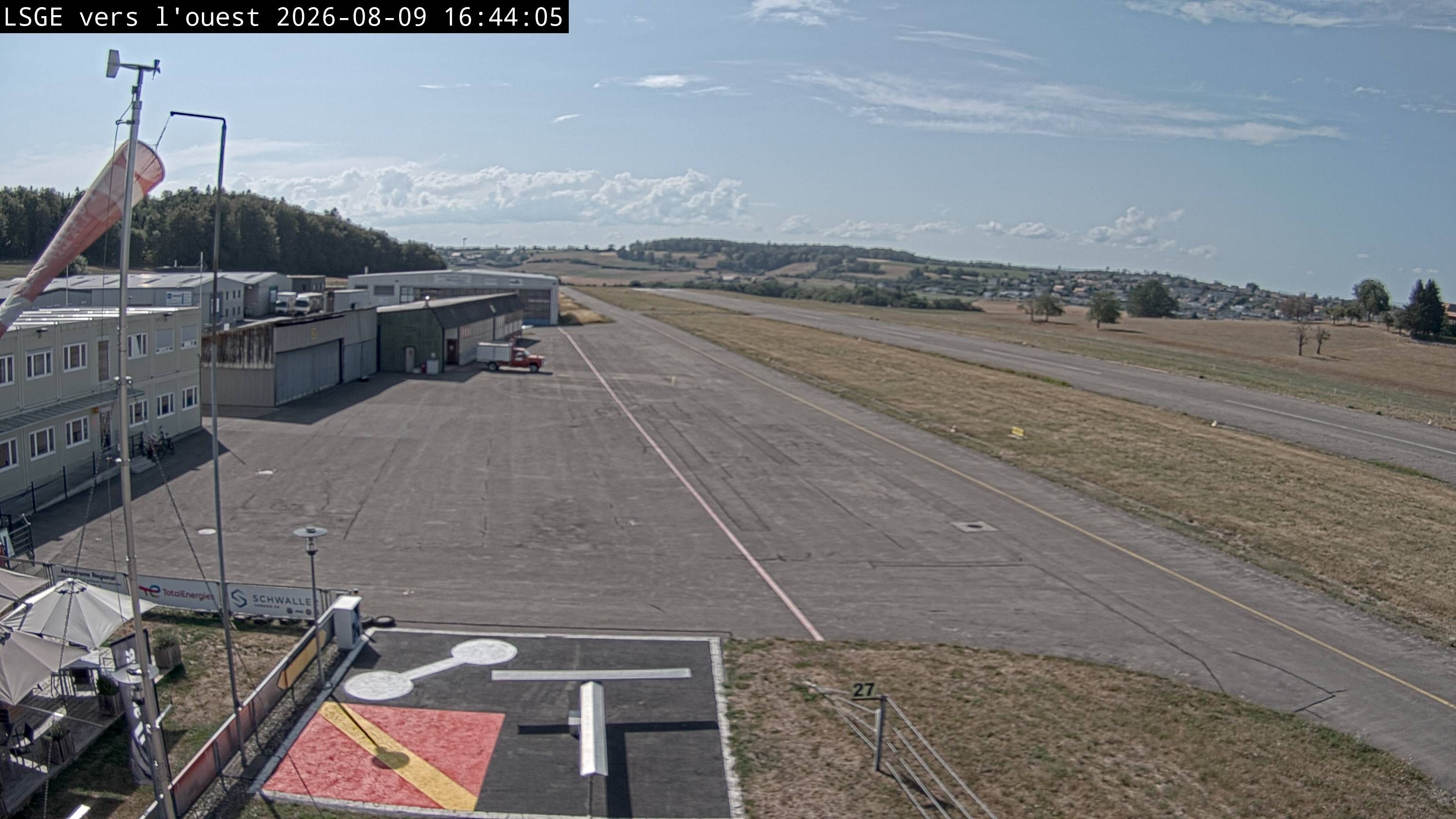 Ecuvillens › Westen: Hangar 8