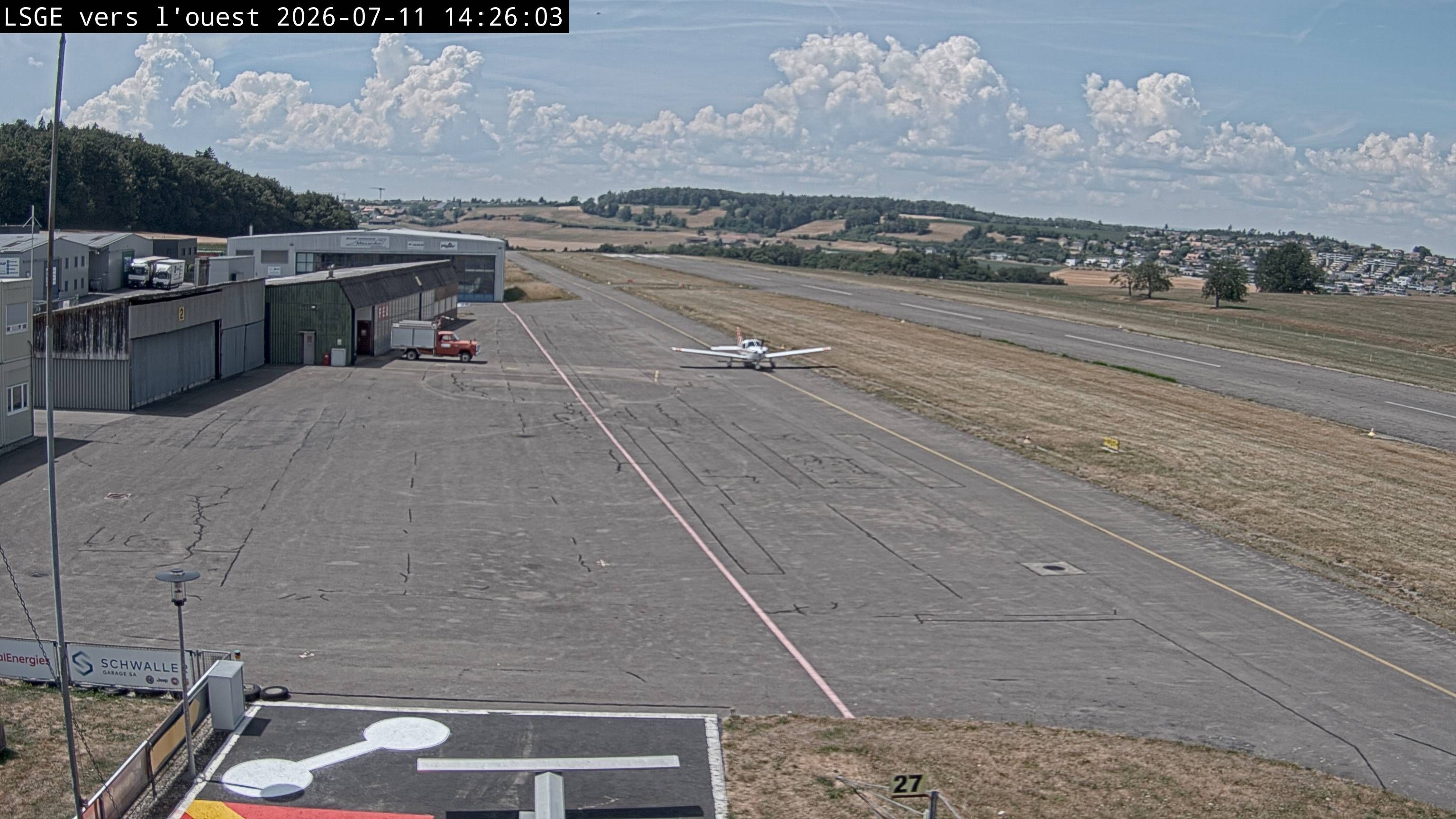 Ecuvillens › Westen: Hangar 8