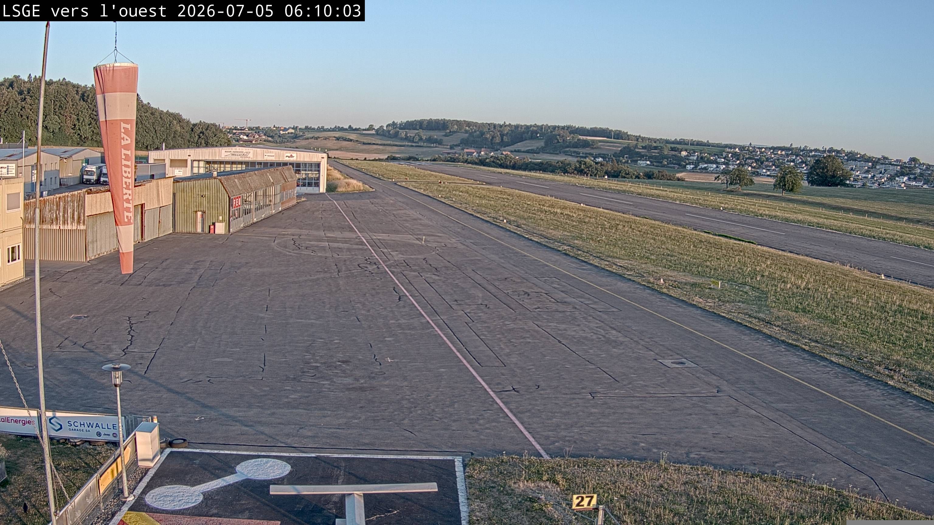 Ecuvillens › Westen: Hangar 8