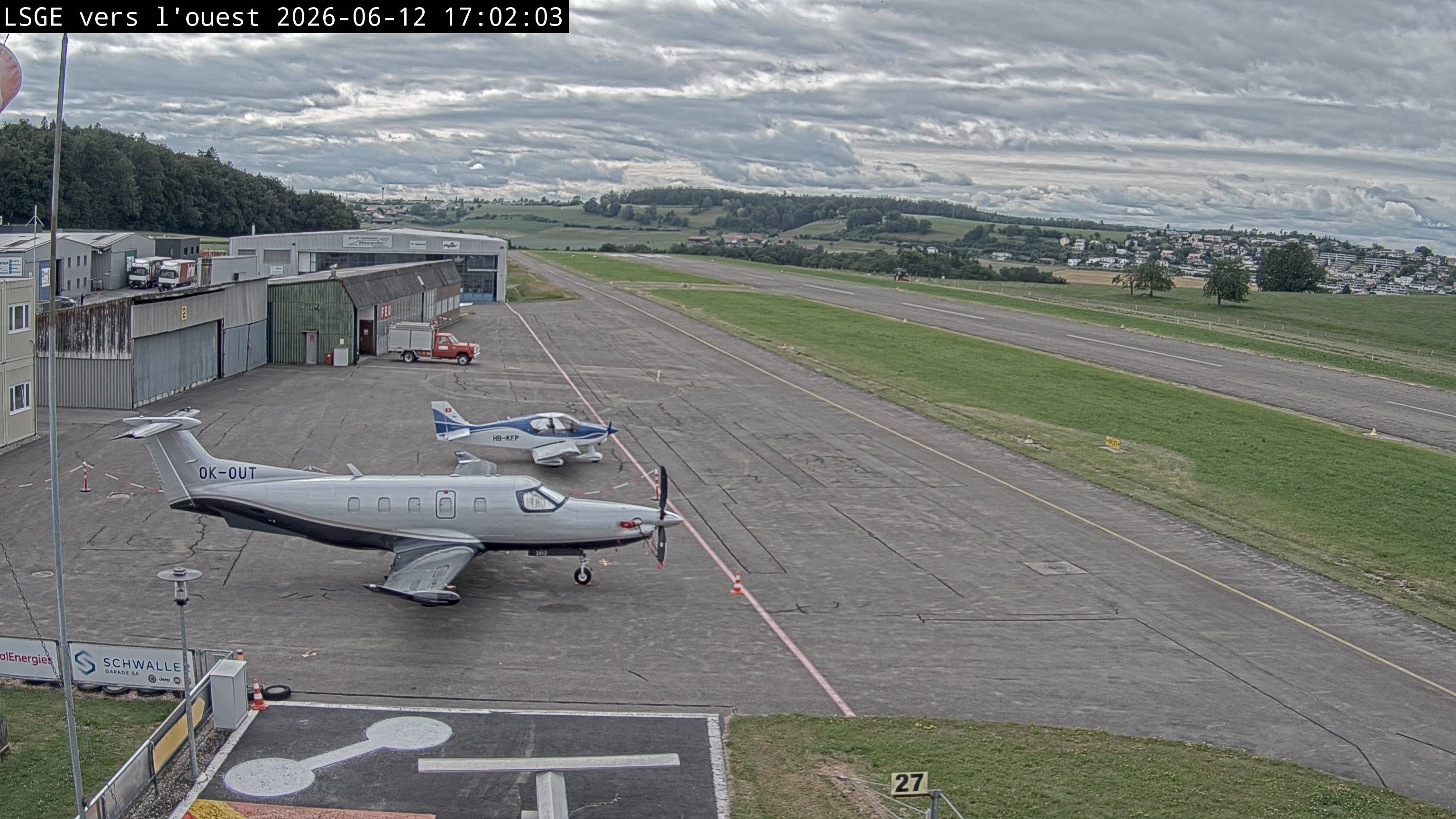 Ecuvillens › Westen: Hangar 8