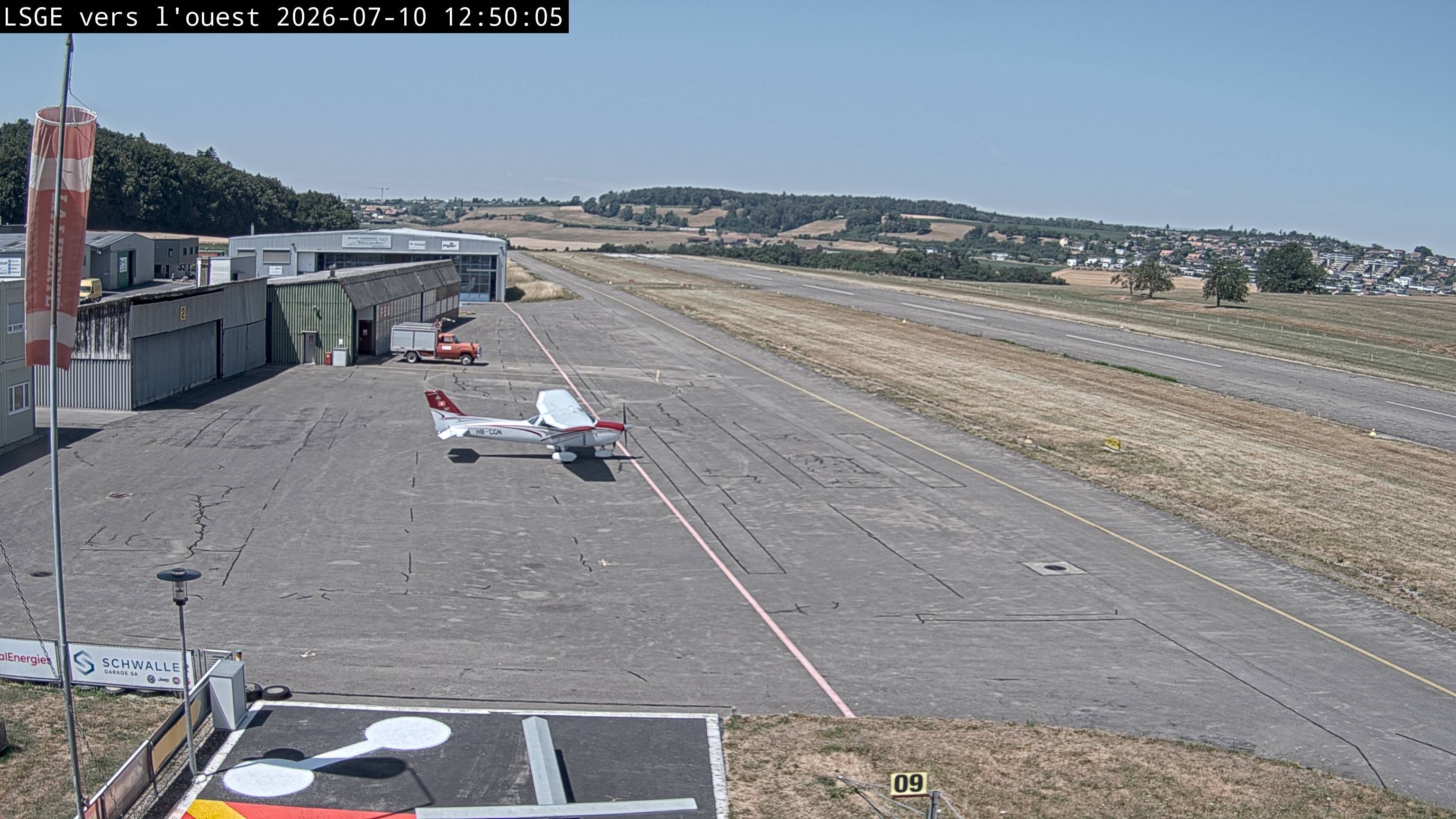 Ecuvillens › Westen: Hangar 8