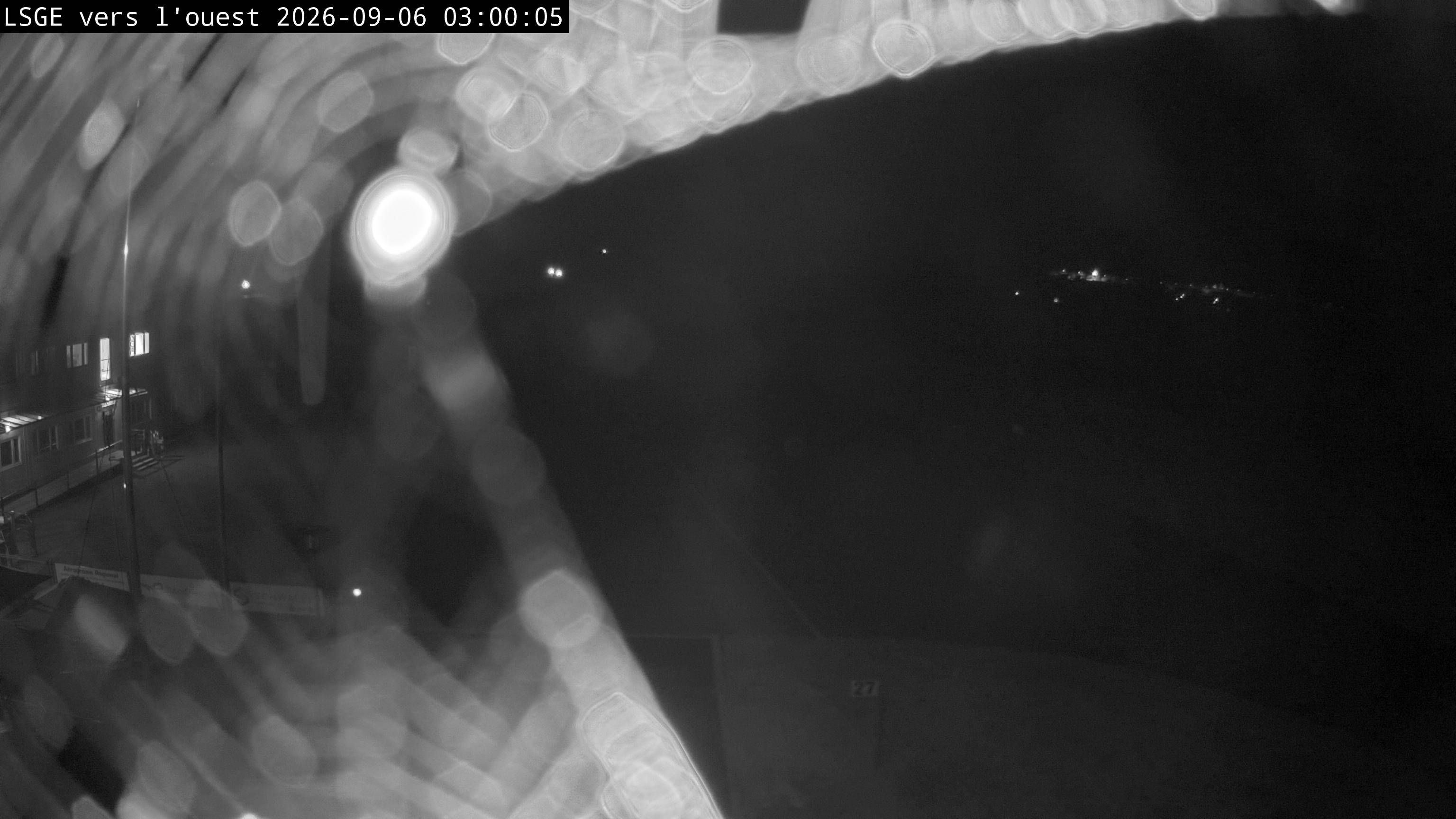 Ecuvillens › Westen: Hangar 8