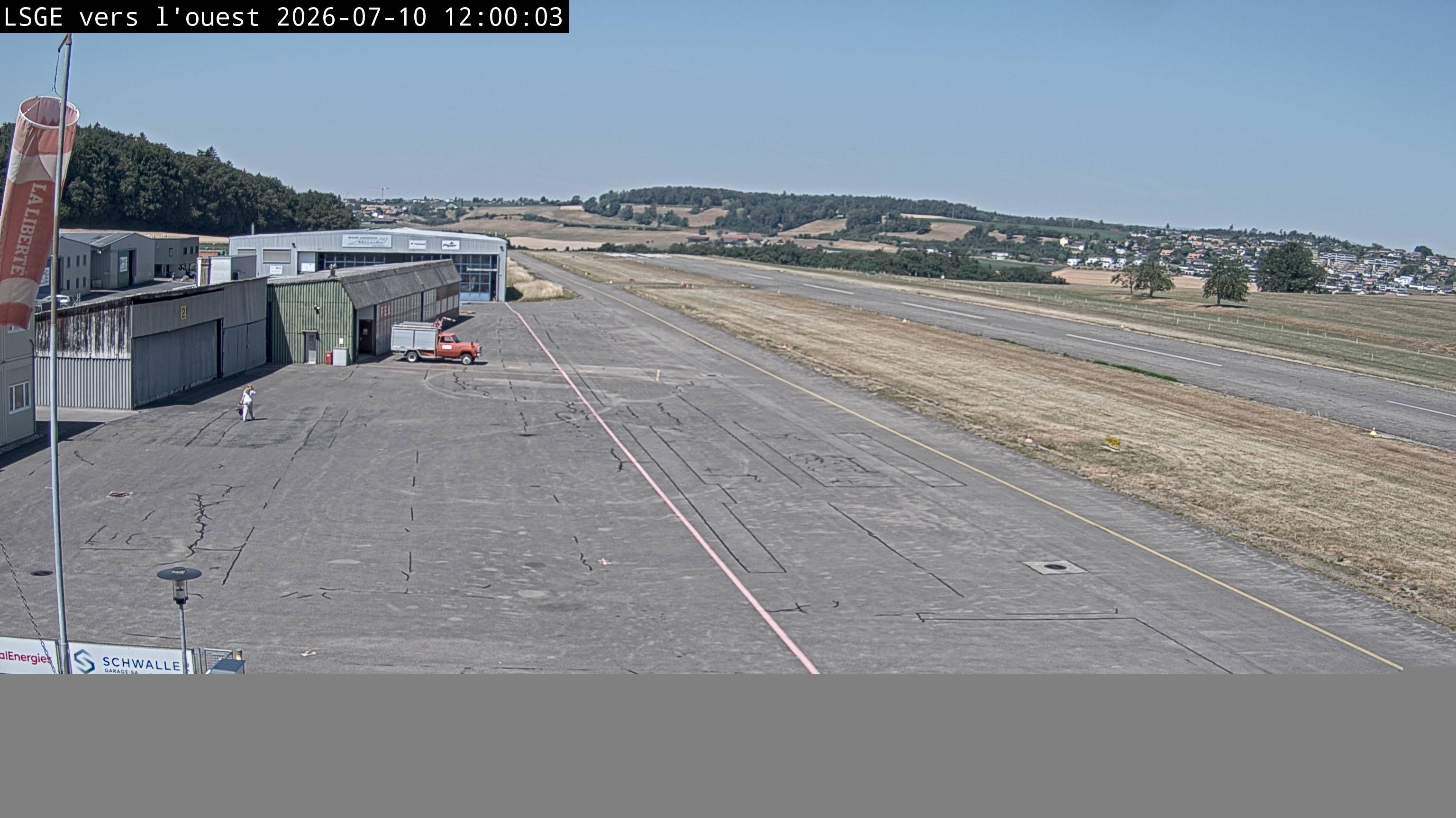Ecuvillens › Westen: Hangar 8