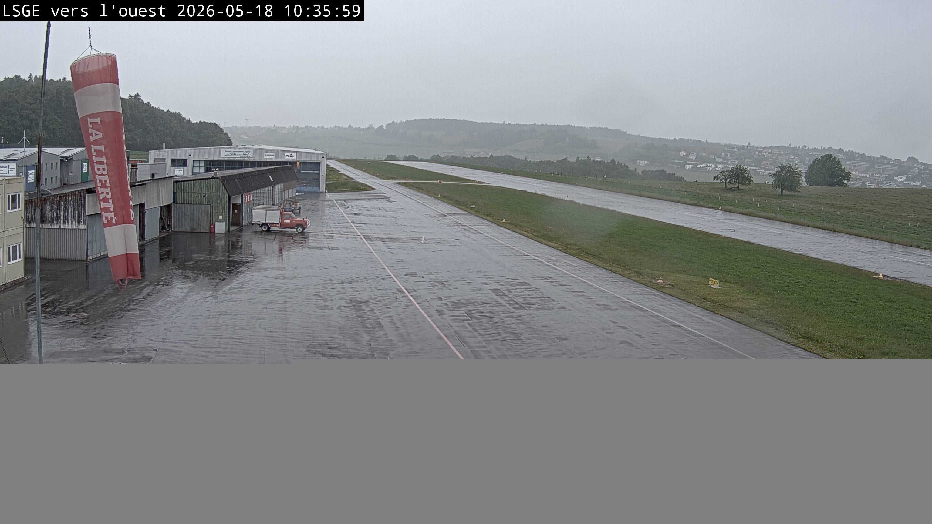 Ecuvillens › Westen: Hangar 8