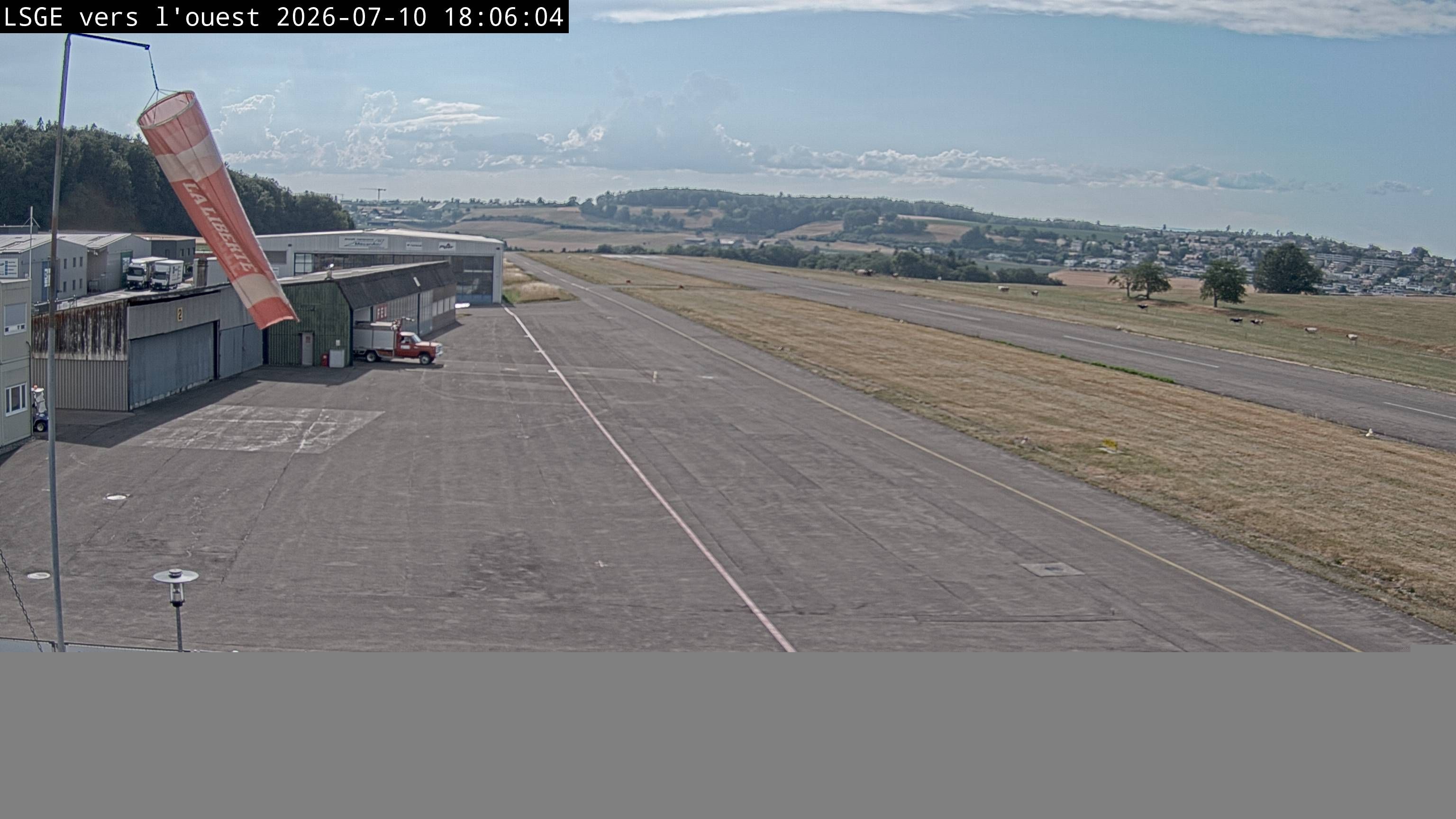 Ecuvillens › Westen: Hangar 8