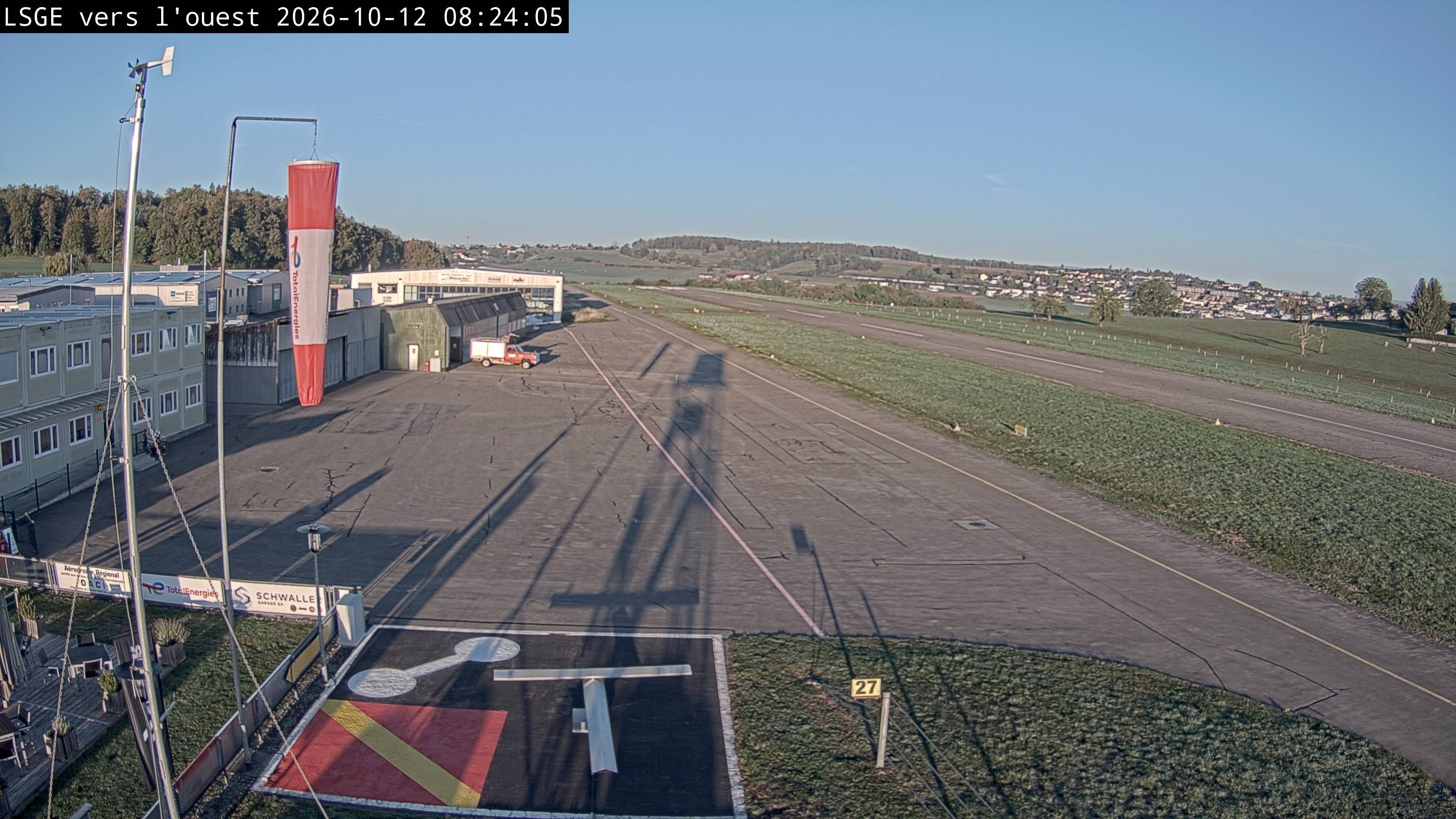 Ecuvillens › Westen: Hangar 8