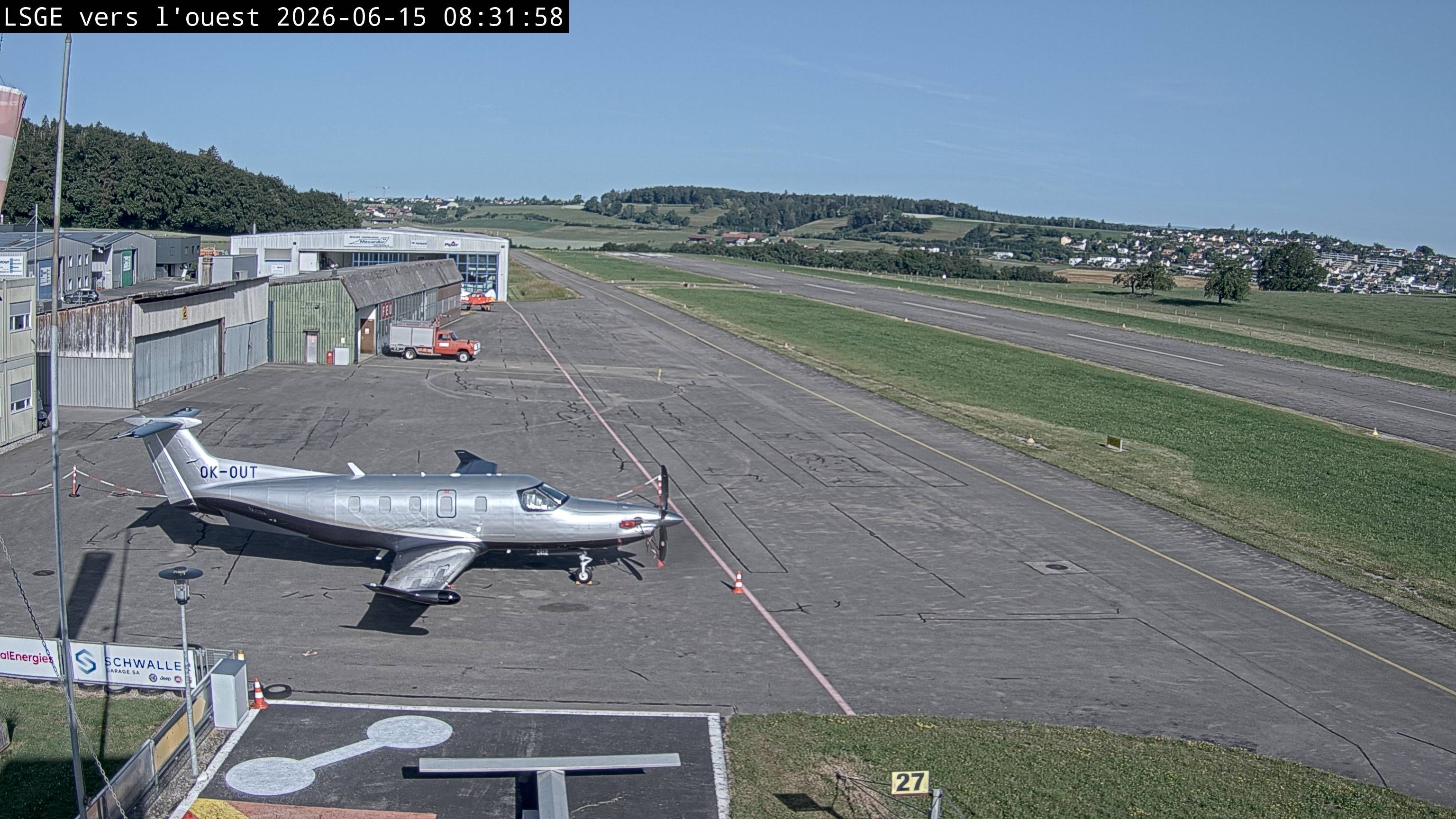Ecuvillens › Westen: Hangar 8