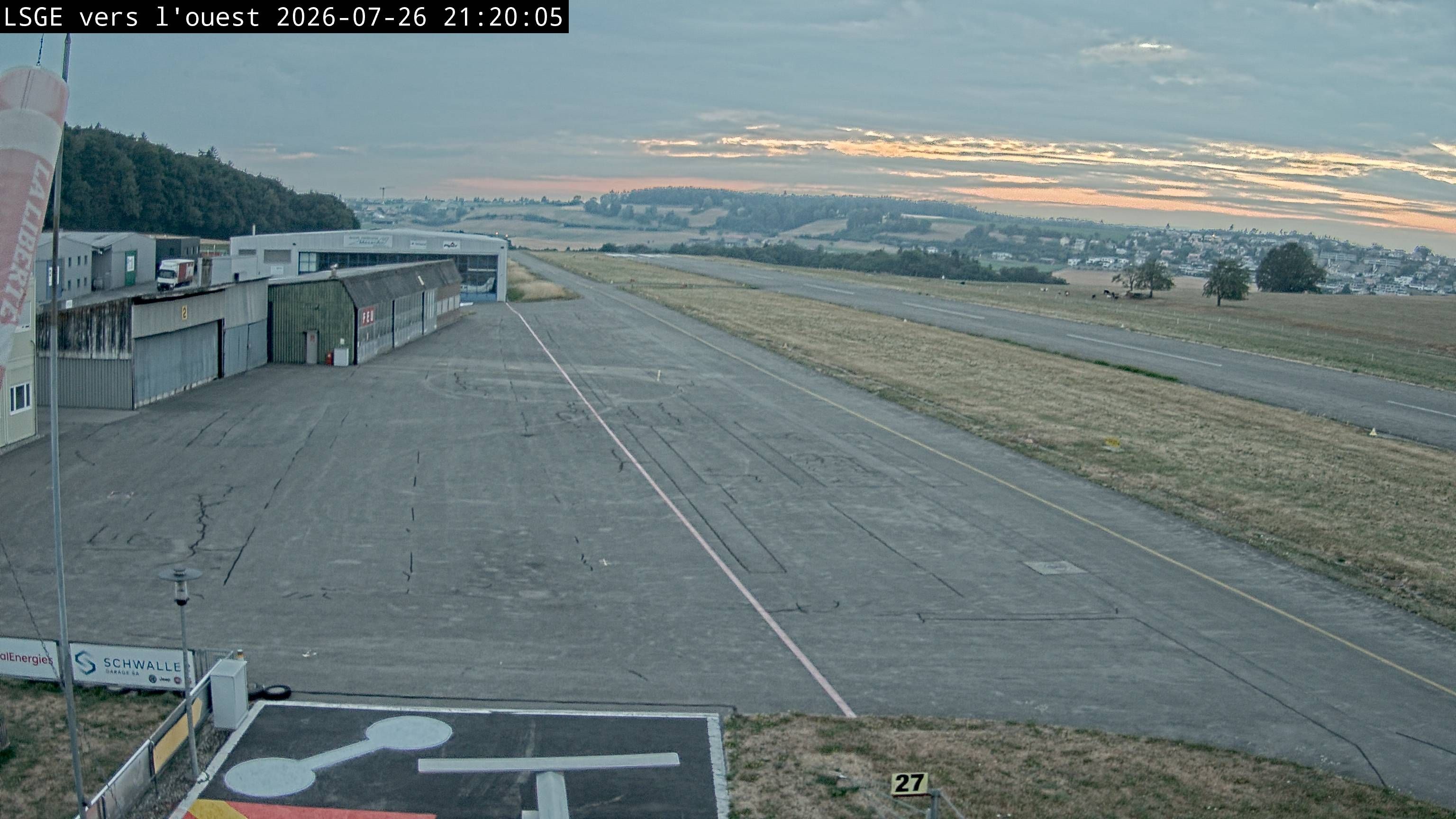 Ecuvillens › Westen: Hangar 8