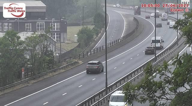 Traffic Cam Ton-Mawr: Margam - M4 eastbound between junctions 40 and 38 (Taibach and Margam)