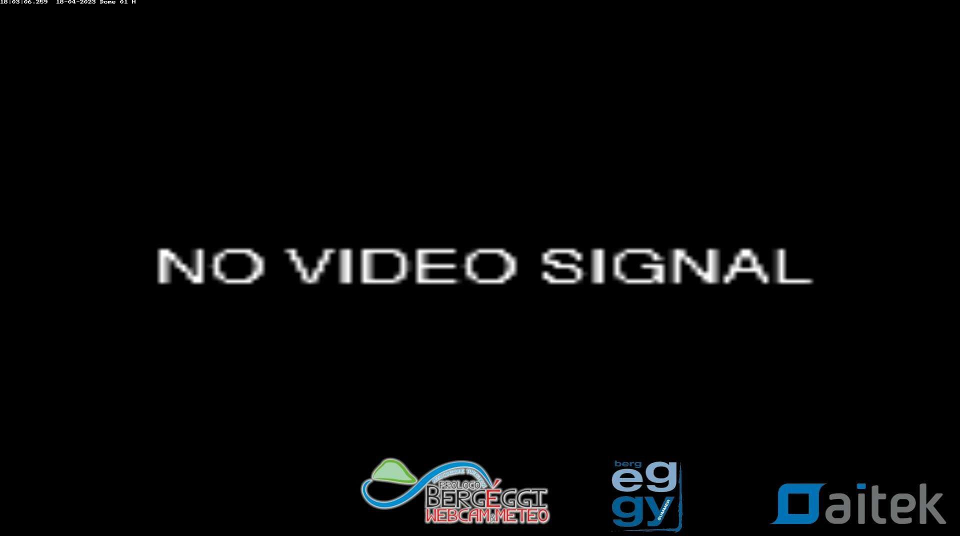 Traffic Cam Bergeggi: Paragliding take off