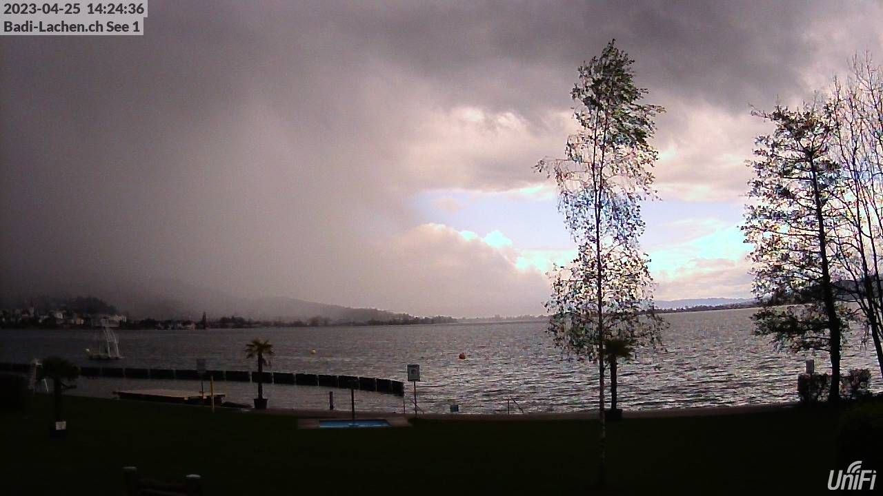 Lachen › Süd-West: Seebad - Strandbad - Sicht auf den Zürichsee