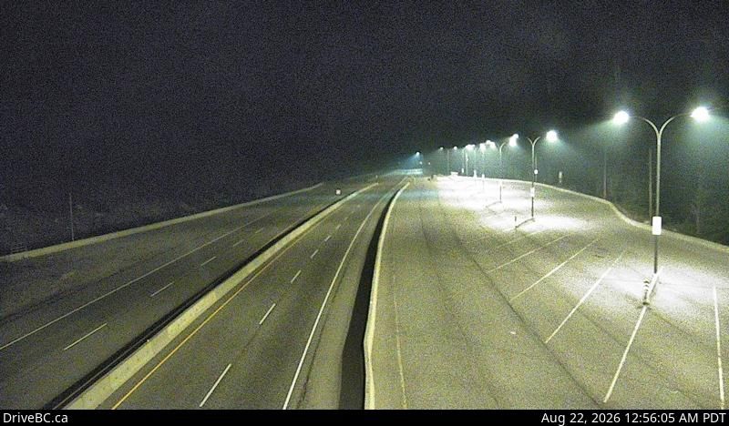 Traffic Cam Area B › North: Hwy 5, near Box Canyon Chain-up Area, looking north
