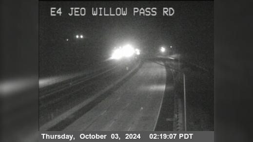 Traffic Cam Nichols › East: TV833 -- SR-4 : Just East Of Willow Pass Road