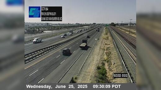 Traffic Cam Alessandro › South: I-215 : (264) 0.9 Miles South of Van Buren Boulevard