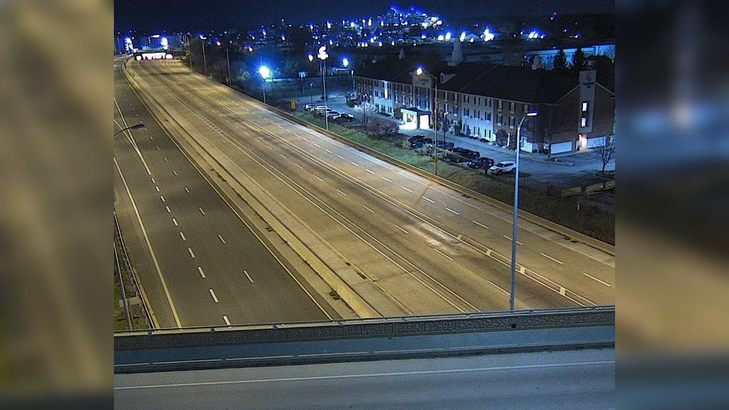 Traffic Cam Port Huron: Highway 402 near Christina Street North