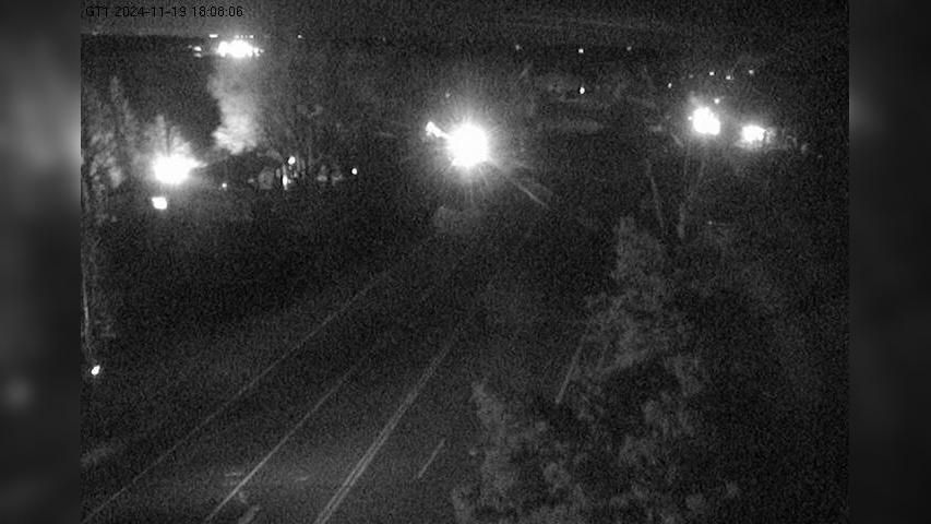 Traffic Cam Glenora: Hwy 33 at Mountain Rd