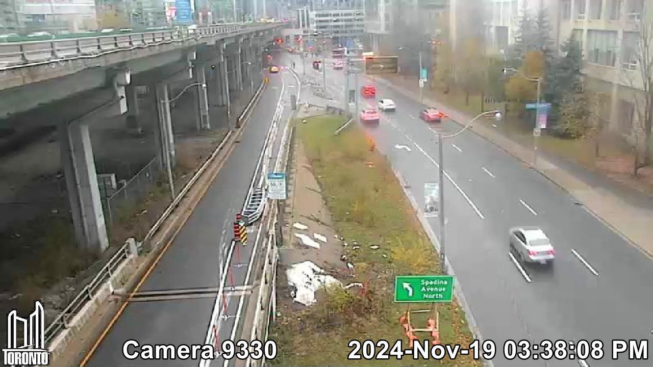 Traffic Cam CityPlace: Lake Shore W near Spadina Ave