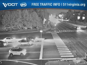 Traffic Cam Reston: Pkwy N & Sunset Hills Rd