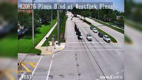 Traffic Cam Pembroke Pines: Pines Blvd at Westfork Plaza