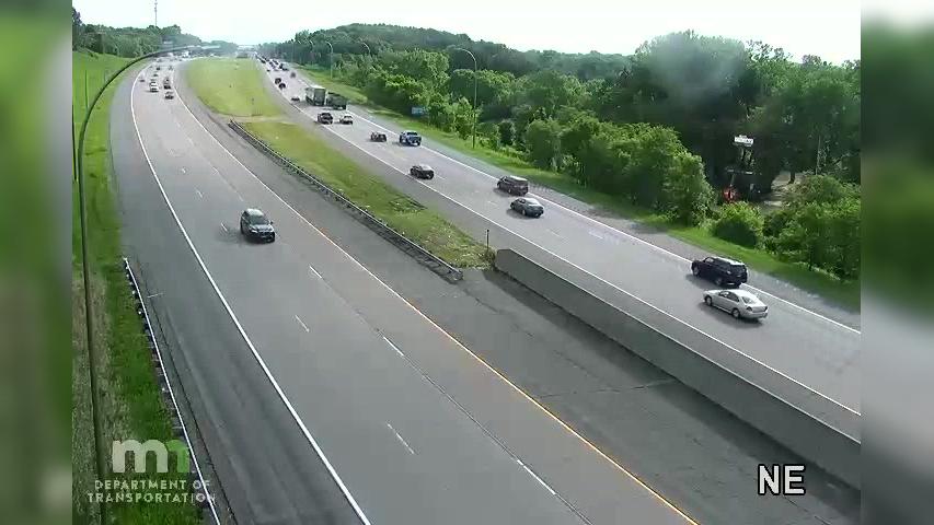Traffic Cam Maplewood: I-494 WB @ Carver Ave