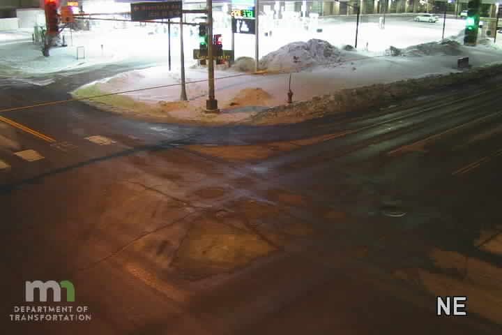 Traffic Cam Oakdale: T.H.120 SB @ 10th St EB