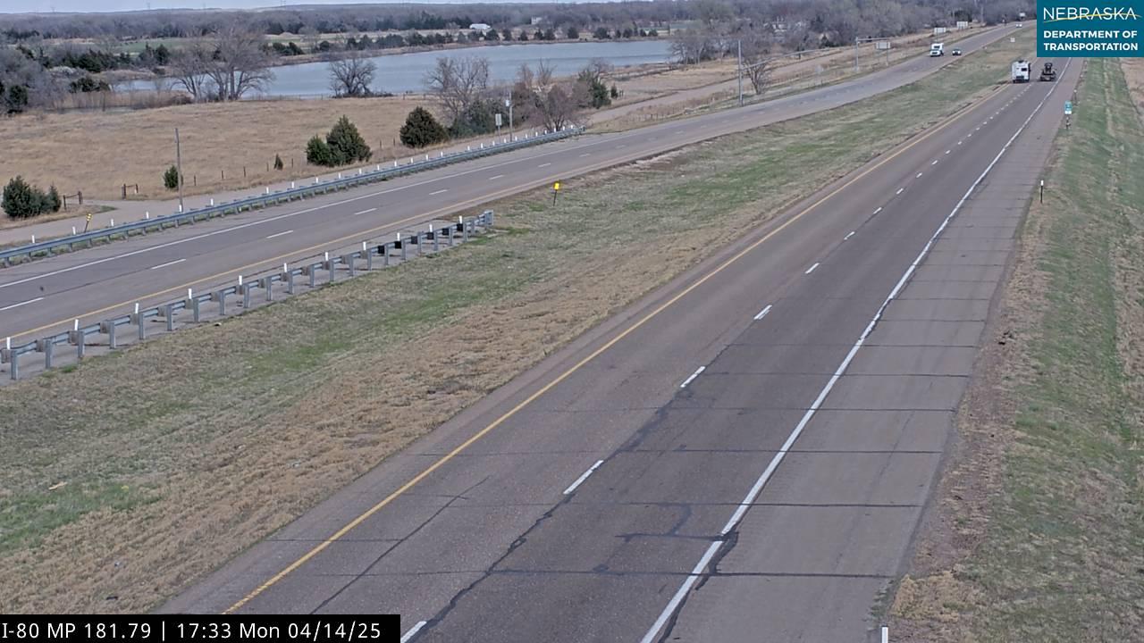 Traffic Cam North Platte › East: I-80: Bridge 181 E of - I 80 East