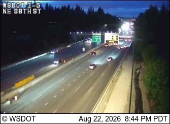 Traffic Cam Kirkland: I-405 at MP 18.7: NE 98th St