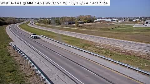 Traffic Cam Iowa City: 6CO - I-80 @ MM 247.7 (IWZ3151 West)