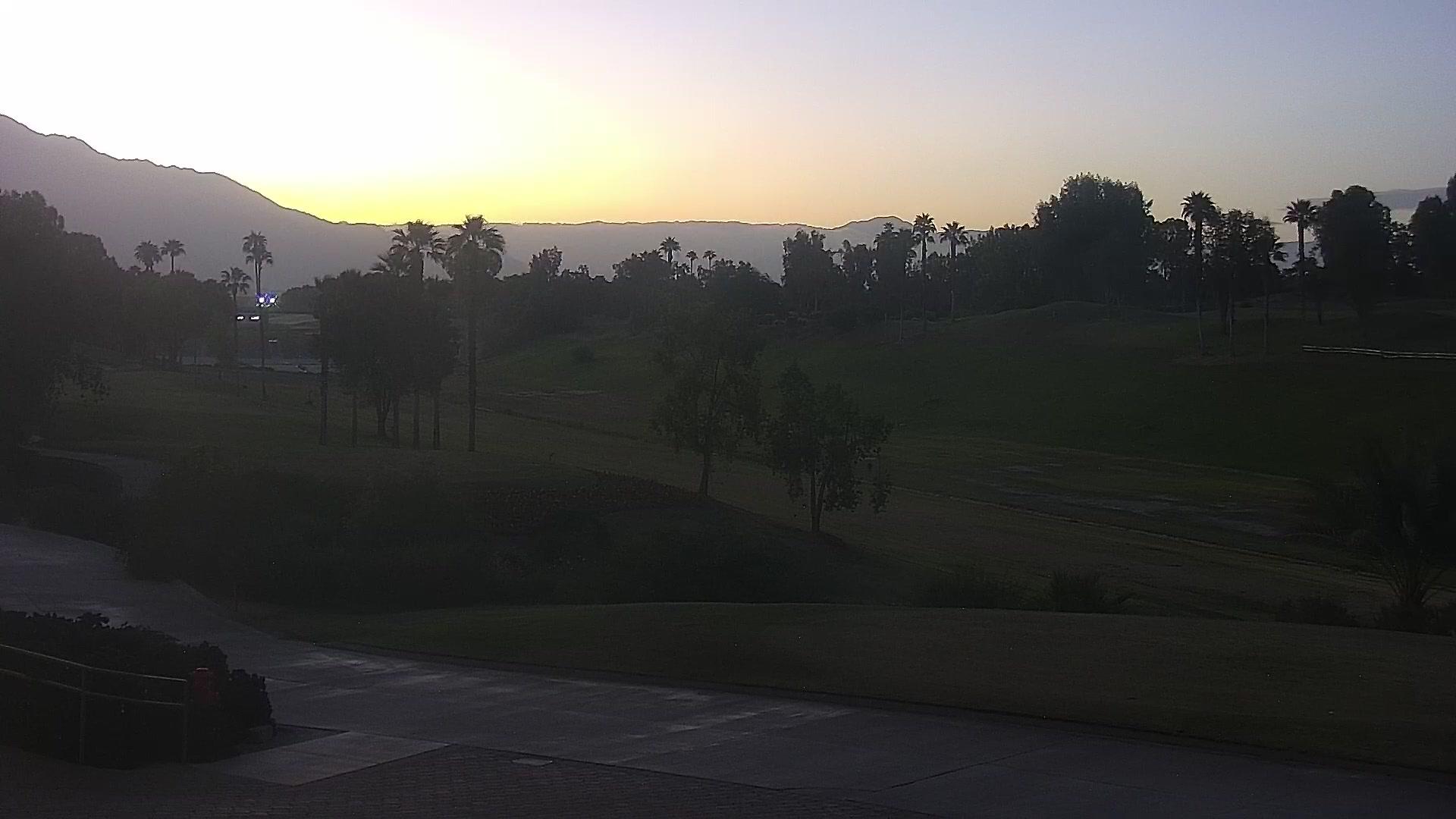 Traffic Cam Indian Wells › West: Indian Wells Golf Resort