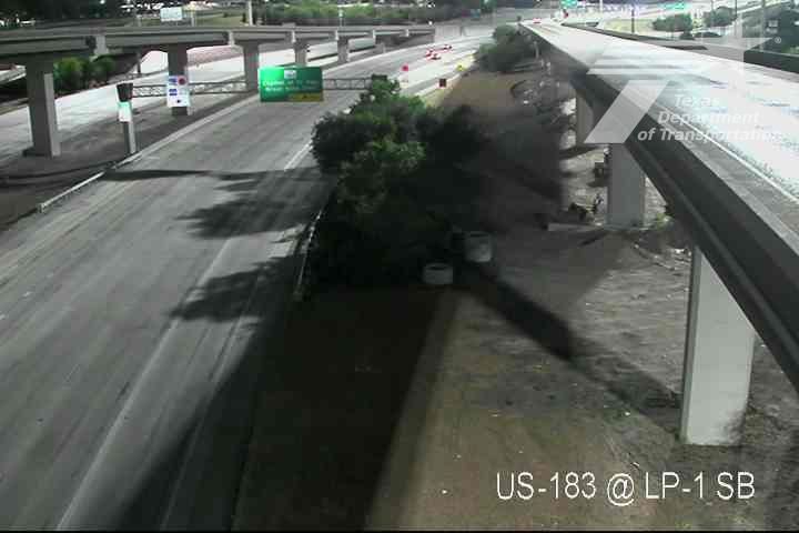 Traffic Cam North Crossing › North: US-183 @ LP-1 SB