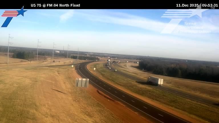 Traffic Cam Denison › North: US 75 @ FM 84 North Fixed
