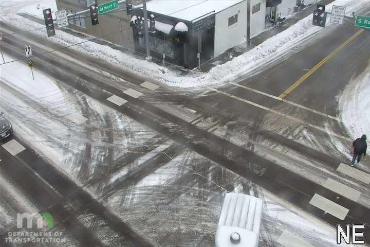 Traffic Cam West St. Paul: MN 3: Robert St SB @ Bernard St