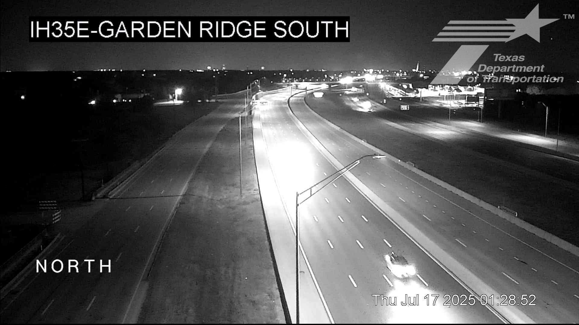 Traffic Cam Lewisville › North: IH35E @ Garden Ridge South