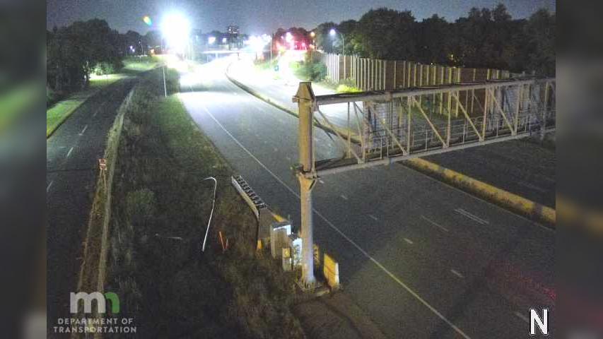 Traffic Cam Bloomington: I-35W: I-35W SB @ 92nd St