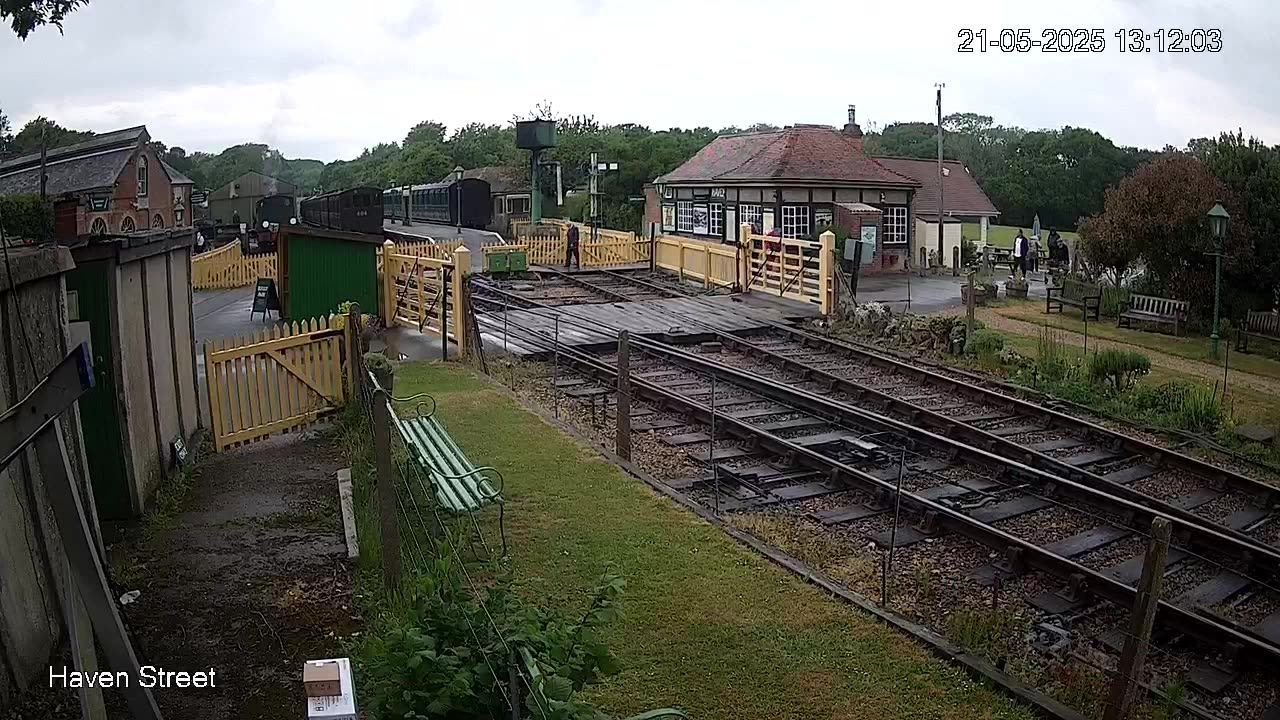Traffic Cam Havenstreet and Ashey: Haven Street Station