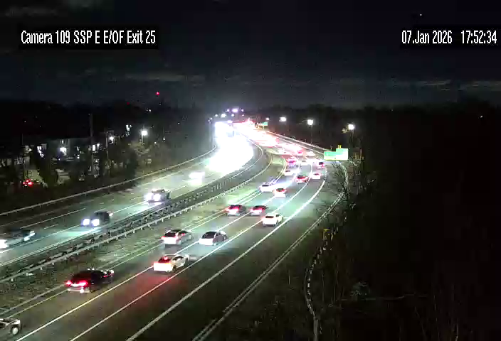 Traffic Cam Westbury › West: SSP East of Exit 25 - NY 106