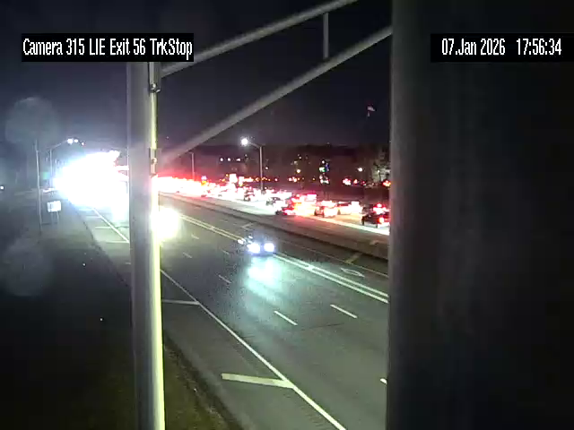 Traffic Cam Brightwaters › West: 495 Westbound at Exit 56 Rest Area Camera