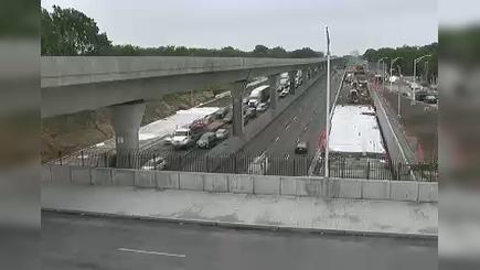 Traffic Cam New York › South: I-678 at 111th Avenue