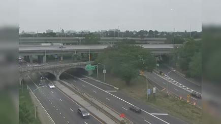 Traffic Cam New York › South: I-678 at Lafayette Avenue