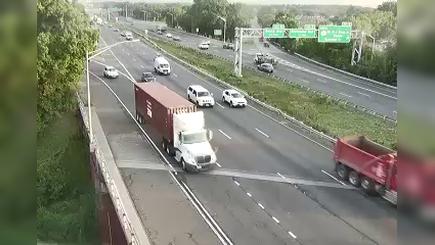 Traffic Cam New York › East: I-278 at Victory Blvd