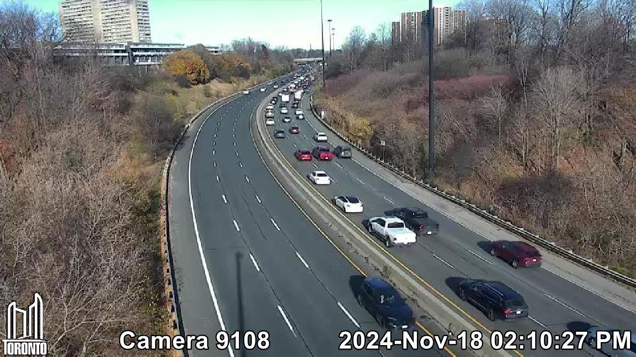 Traffic Cam East York: Don Valley Parkway south of Spanbridge Rd