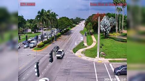 Traffic Cam Pembroke Pines: Pines Blvd at Grand Palms Drive