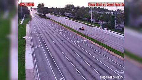 Traffic Cam Pembroke Pines: Pines Blvd at Grand Palms Drive