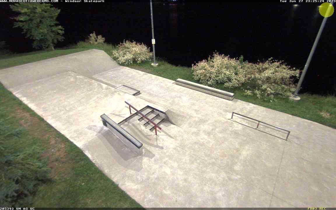 Traffic Cam Windsor › South-West: Skatepark