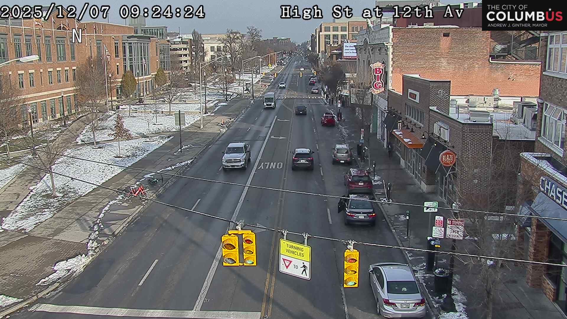 Traffic Cam Indianola Terrace: City of Columbus) High St at 12th Ave