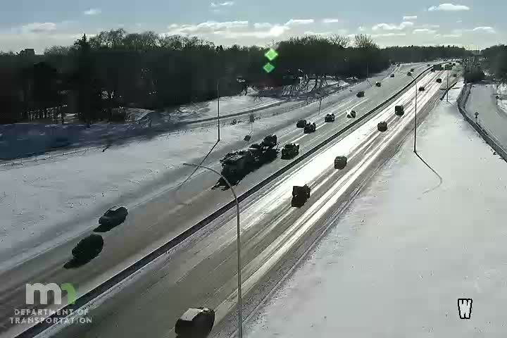 Traffic Cam Edina: T.H.100 SB @ Benton Ave