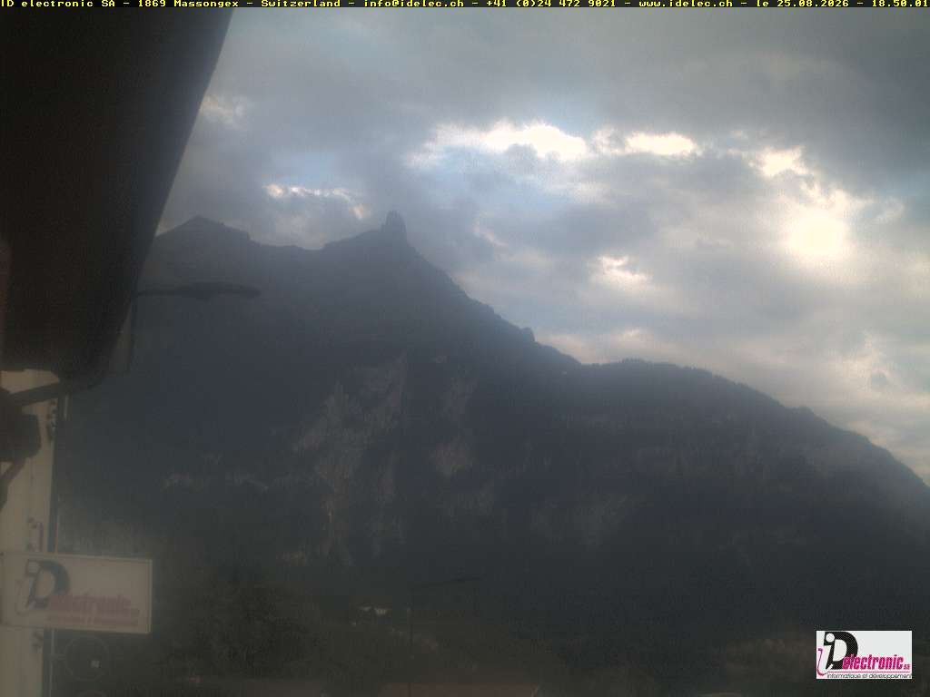 Traffic Cam Massongex › South-East: Dent de Morcles