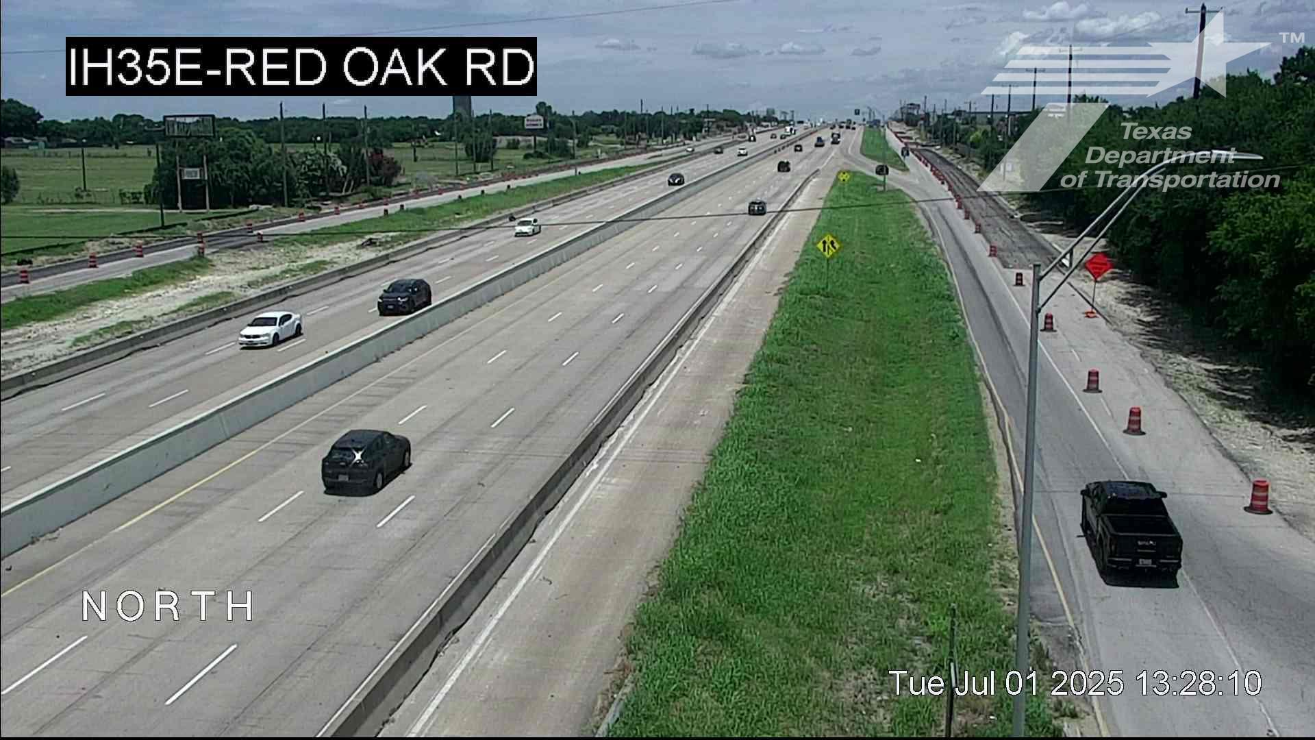 Traffic Cam Red Oak › North: I-35E - Rd