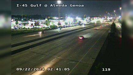 Traffic Cam Houston › South: I-45 Gulf @ Almeda Genoa