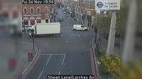 London: Sheen Lane/Larches Av - Day time